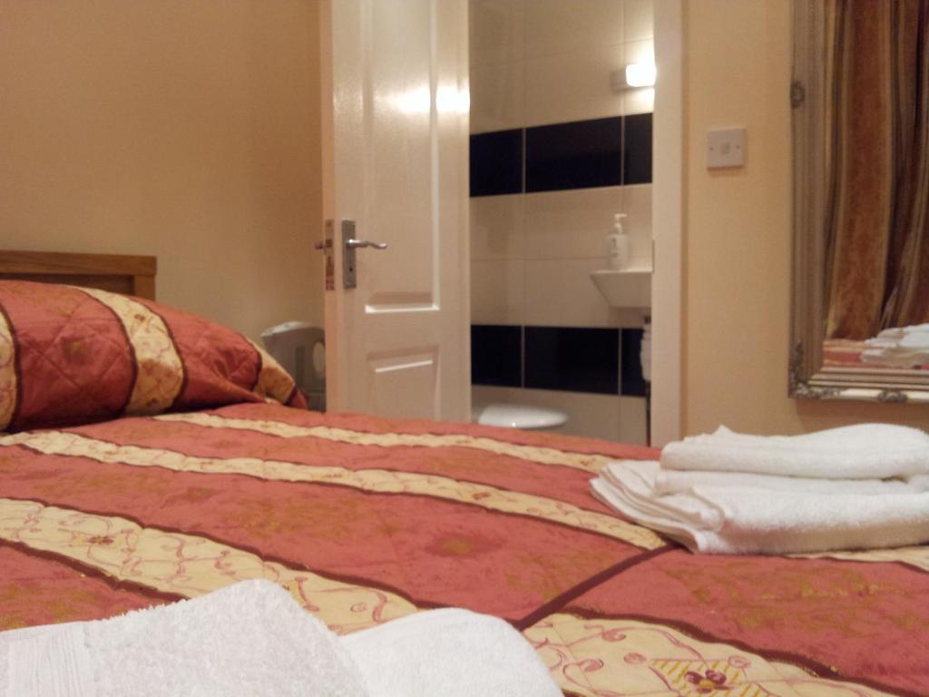 The Dharma Lodge Enfield Habitación foto