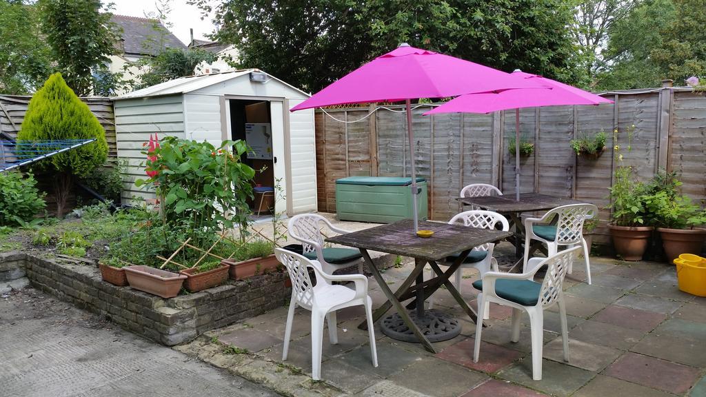 The Dharma Lodge Enfield Exterior foto